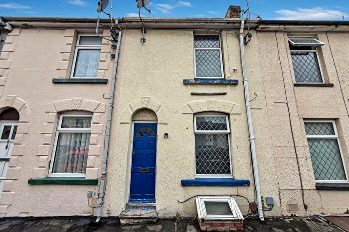 3 Bedroom Terraced House For Sale In Arden Street, Gillingham, ME7