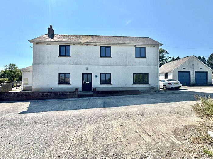 3 Bedroom Farm House To Rent In Llanpumsaint, SA33