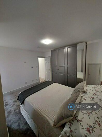 1 Bedroom Flat To Rent In Evelyn Street, London, SE8