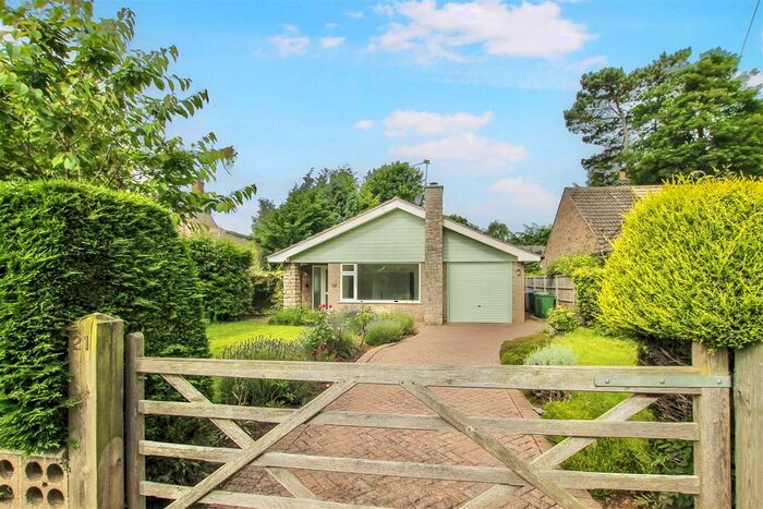 2 Bedroom Bungalow For Sale In Old Lincoln Road, Caythorpe, NG32