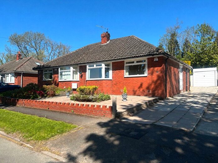 2 Bedroom Bungalow To Rent In North Gate, Oldham, Greater Manchester, OL8