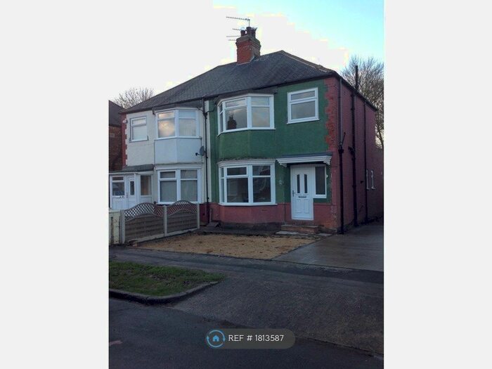 3 Bedroom Semi-Detached House To Rent In Campion Avenue, Hull, HU4
