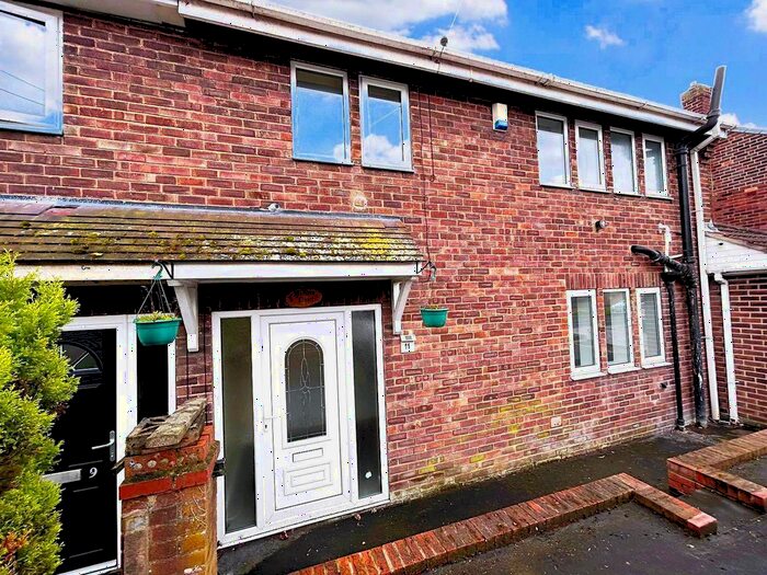 3 Bedroom Semi-Detached House To Rent In Beech Road, Maltby, Rotherham, S66