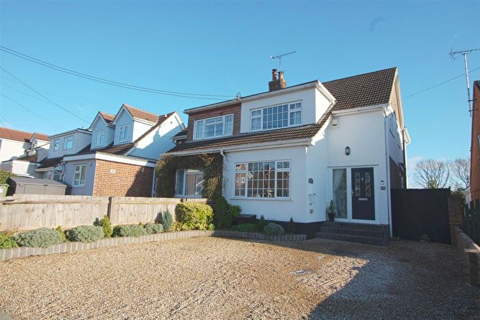 4 Bedroom Semi-Detached House For Sale In Scrub Rise, Billericay, CM12