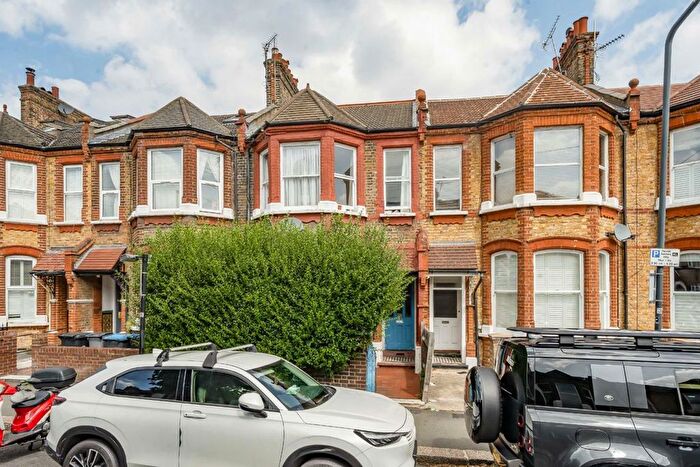 2 Bedroom Flat To Rent In Bathurst Gardens, Kensal Rise, NW10