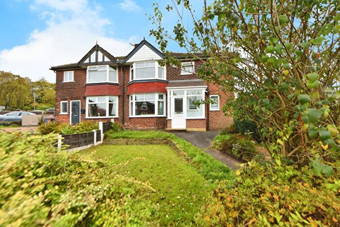 3 Bedroom Semi-detached House For Sale In Worcester Road, Salford, Lancashire, M6