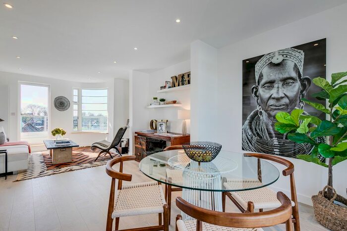 2 Bedroom Flat To Rent In Colney Hatch Lane, London N10