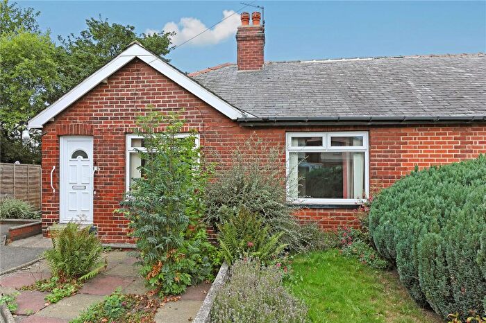 2 Bedroom Bungalow For Sale In Homefield Avenue, Morley, Leeds, West Yorkshire, LS27