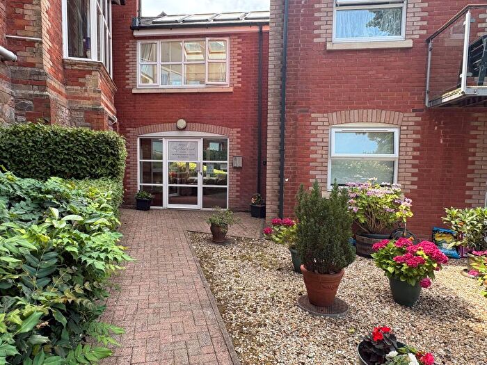 1 Bedroom Apartment For Sale In Canal Hill, Tiverton, EX16