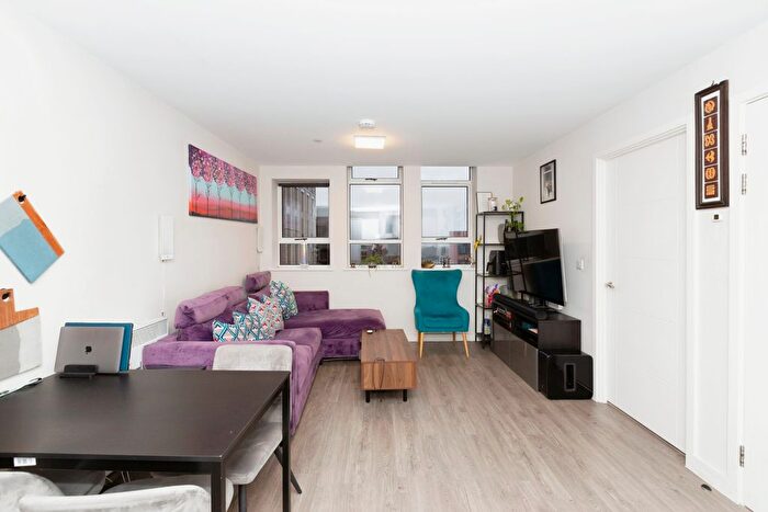 1 Bedroom Flat For Sale In Perth Road, Ilford, Essex, IG2