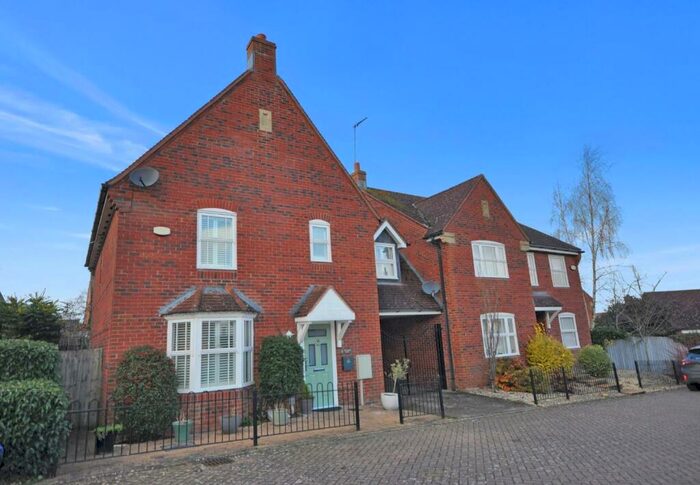 4 Bedroom Link Detached House For Sale In Old Gorse Way, Mawsley Village, NN14