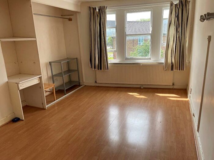 1 Bedroom Flat To Rent In Wightman Road, London, N8