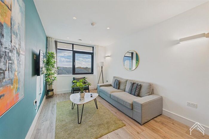 1 Bedroom Flat To Rent In Park Hill House, Brentford, TW8