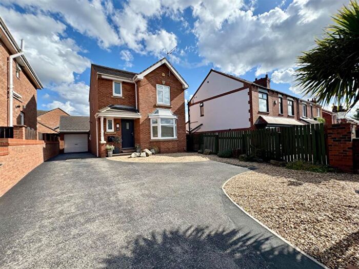 3 Bedroom Detached House For Sale In Spark Lane, Mapplewell, Barnsley, S75