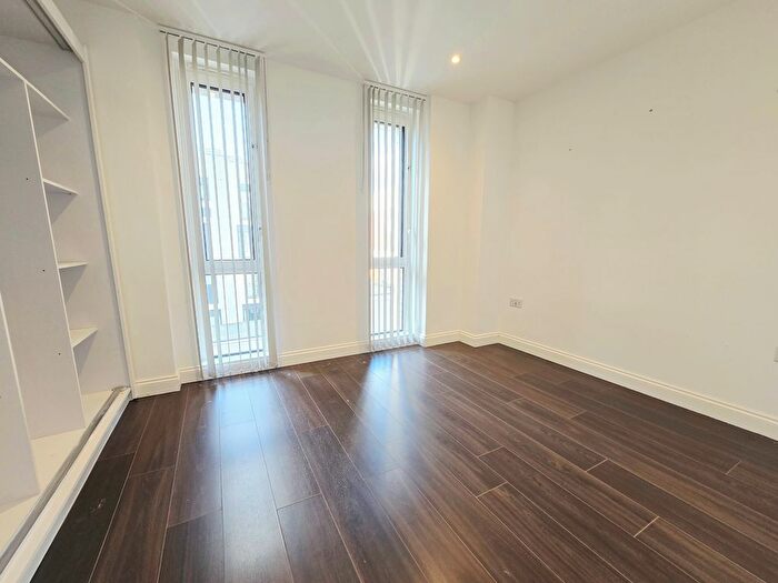 1 Bedroom Flat To Rent In Wellstones, Watford, WD17