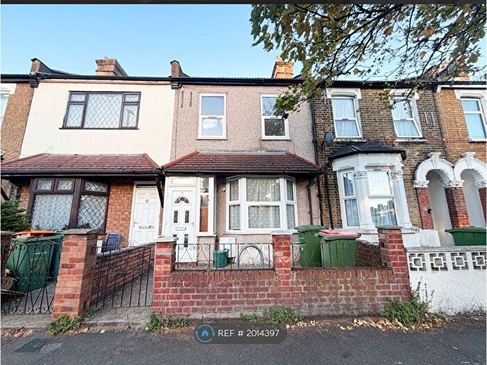 4 Bedroom Terraced House To Rent In Boundary Road, London, E13