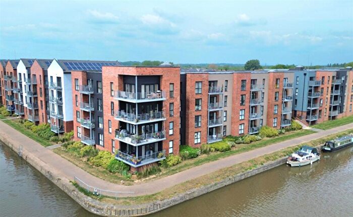 2 Bedroom Flat For Sale In Hobbs Way, Gloucester, GL2