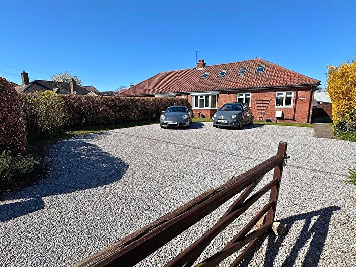 4 Bedroom Semi-Detached House For Sale In The Green, Reepham, LN3