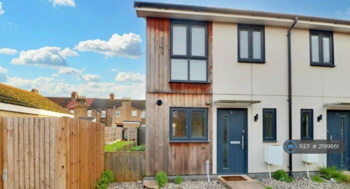 2 Bedroom End Of Terrace House To Rent In Darnley Road, Grays, RM17