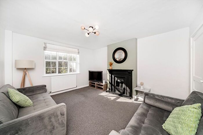 3 Bedroom Detached House To Rent In Whatley Avenue, West Wimbledon, SW20