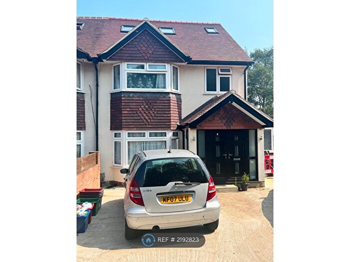 2 Bedroom Maisonette To Rent In Speart Lane, Hounslow, TW5