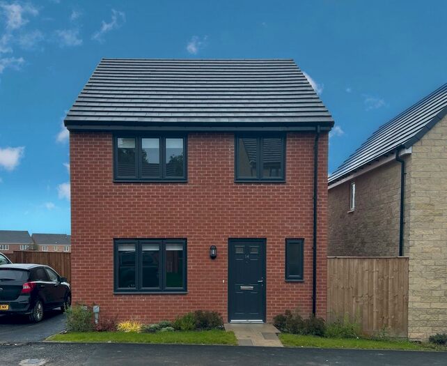 4 Bedroom Town House To Rent In Coney Green Road, Clay Cross, Chesterfield, S45