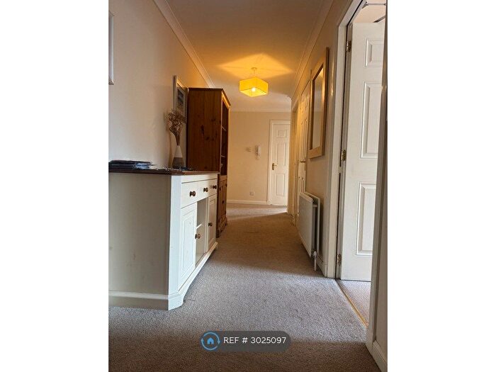 3 Bedroom Flat To Rent In King St, Aberdeen, AB24