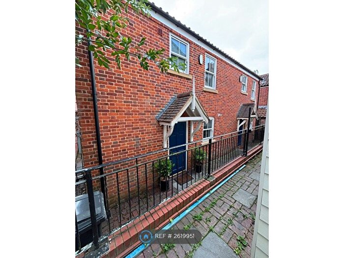 2 Bedroom Semi-Detached House To Rent In Twinemakers Row, Norwich, NR3