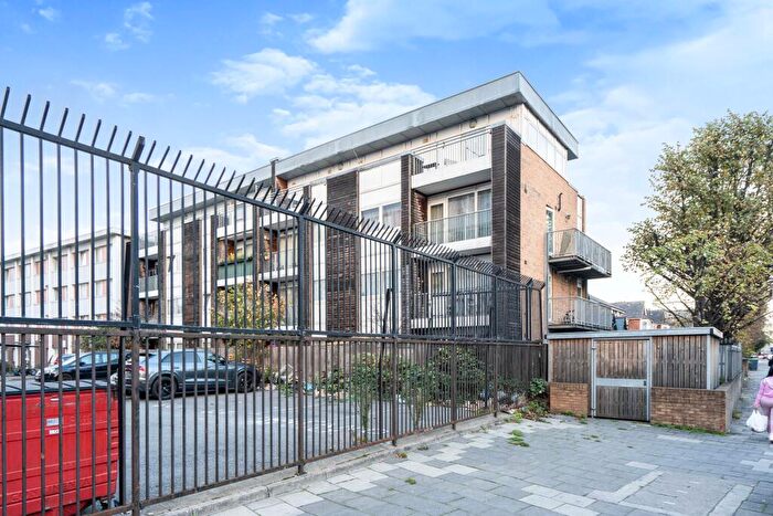 2 Bedroom Flat To Rent In Ralph Jackson House, E7