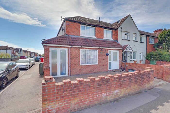 3 Bedroom Semi-Detached House For Sale In Wodehouse Road, Itchen, SO19