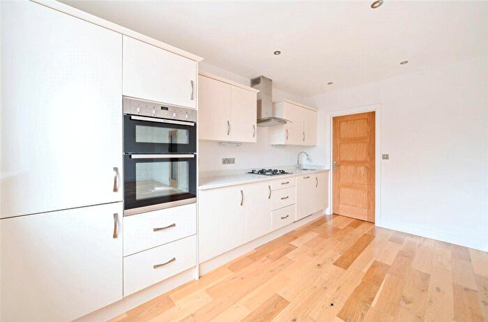 1 Bedroom Apartment For Sale In Gander Lane, Tewkesbury, GL20