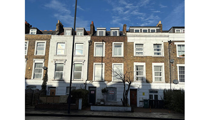 5 Bedroom Terraced House For Sale In Tollington Road, Islington, London, N7