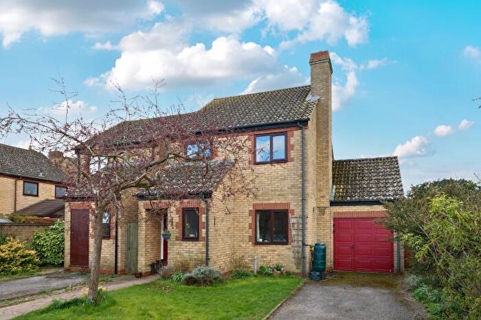 3 Bedroom Detached House For Sale In Cotswold Close, Minster Lovell, Witney, OX29