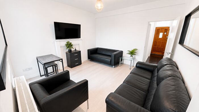 6 Bedroom House To Rent In Gristhorpe Road, Selly Oak, Birmingham, B29