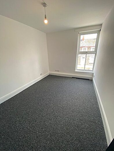 8 Bedroom Terraced House To Rent In Cathays Terrace, Cardiff, CF24