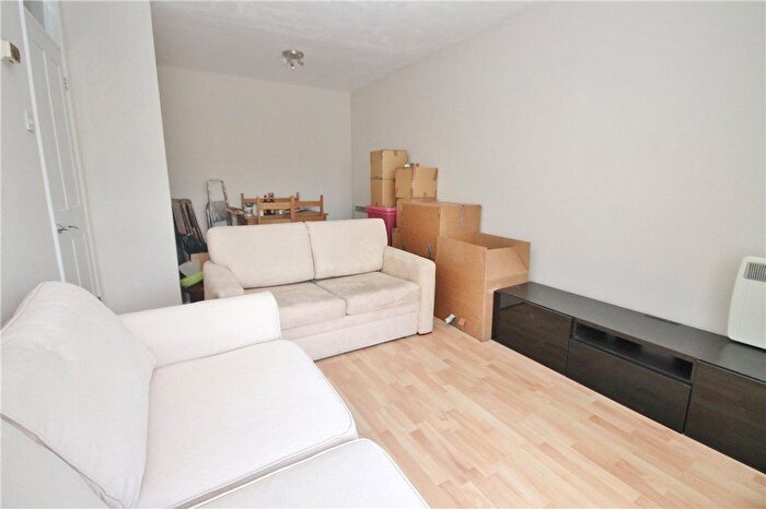 1 Bedroom Flat To Rent In Tasman Court, Staines Road West, Sunbury-On-Thames, Surrey, TW16
