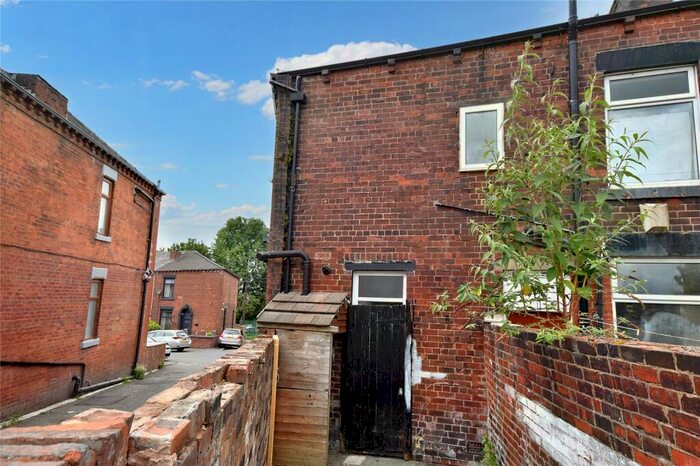 2 Bedroom End Of Terrace House For Sale In Balfour Street, Oldham, OL4