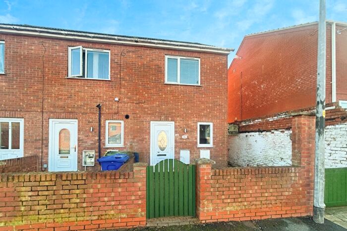 2 Bedroom End Terrace House To Rent In Mansel Street, Grimsby, Lincolnshire, DN32