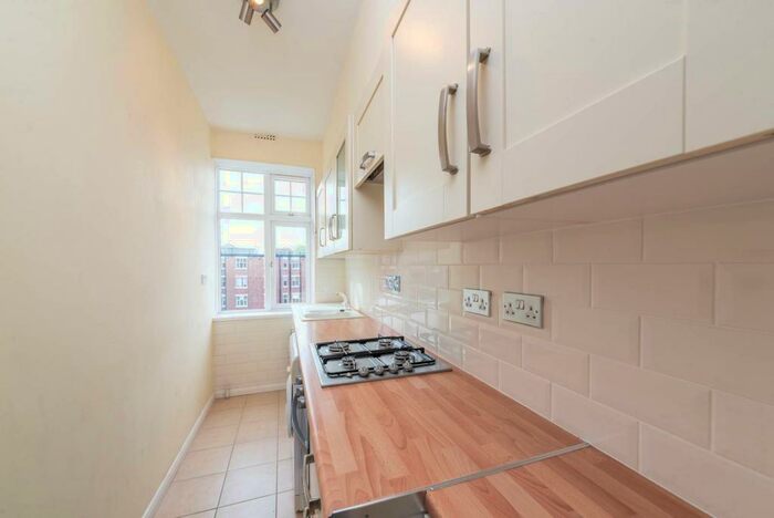 Studio To Rent In Belsize Park, Belsize Park, London, NW3