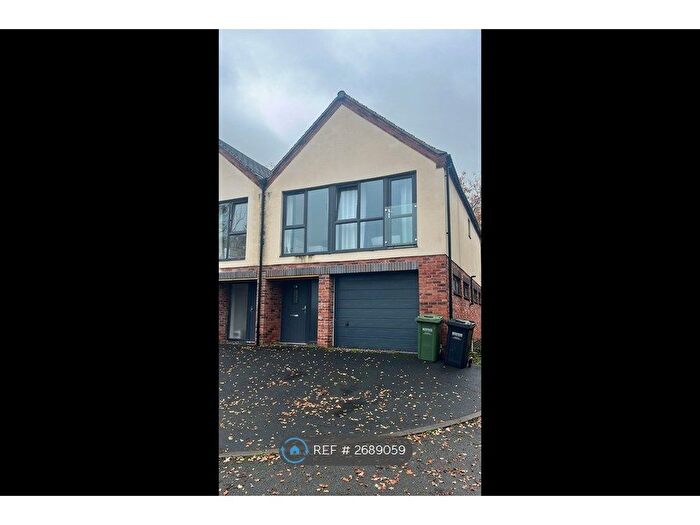 4 Bedroom Semi Detached House To Rent In Saxon Way, Wychbold, Droitwich, WR9