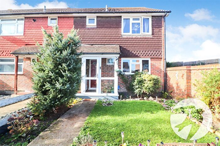 3 Bedroom Semi Detached House For Sale In Lincoln Close, Erith, Kent, DA8