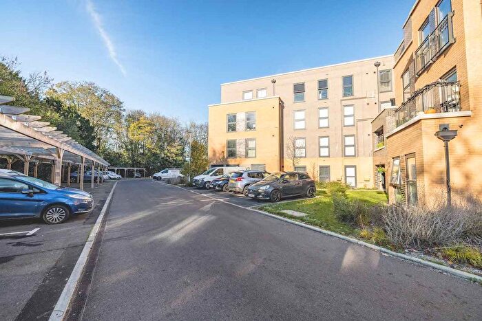 1 Bedroom Flat For Sale In Cornwall Gardens, Taplow, SL6
