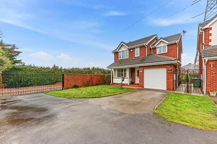 4 Bedroom Detached House For Sale In Hollins Beck Close, Kippax, LS25
