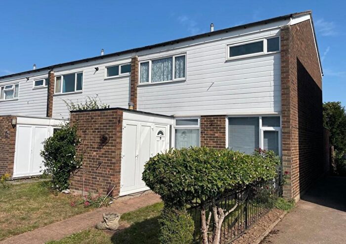 3 Bedroom End Of Terrace House For Sale In Padstow Road, Enfield, EN2