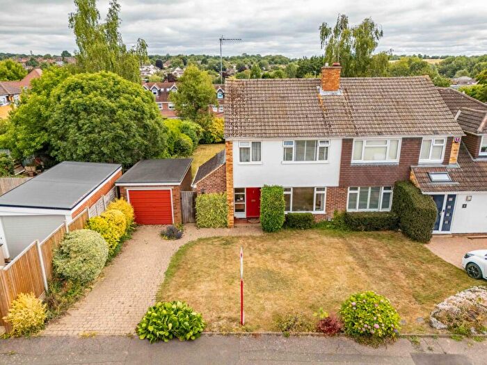 3 Bedroom Semi-Detached House For Sale In Barton Close, Harpenden, St Albans, AL5