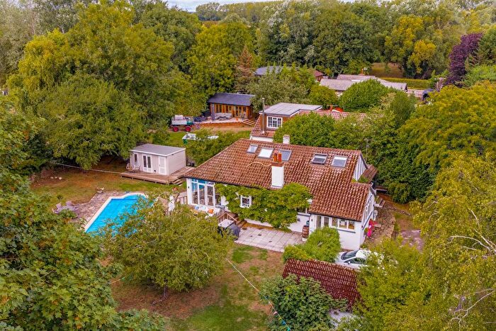 5 Bedroom Detached House For Sale In Ferry Lane, Shepperton, TW17
