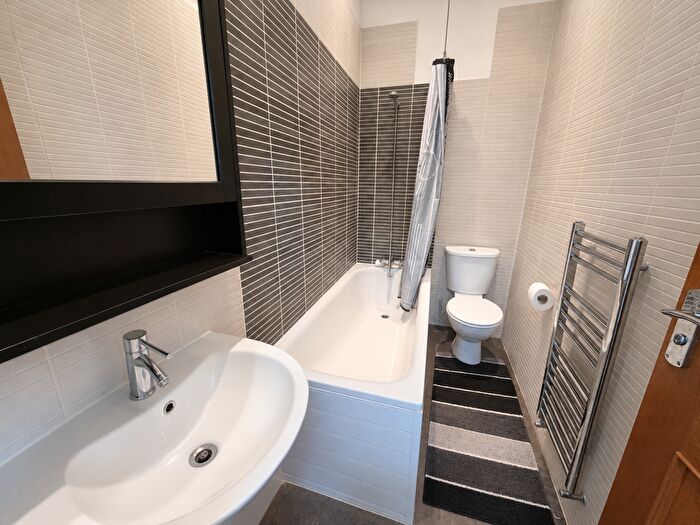 1 Bedroom Apartment To Rent In Lorne Court, Lorne Road, Walthamstow, Waltham Forest, E17