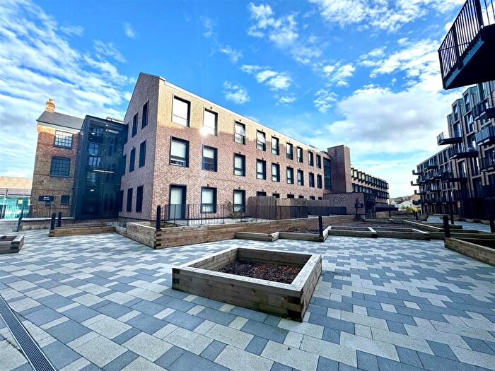 1 Bedroom Apartment To Rent In Leigh Street, High Wycombe, HP11