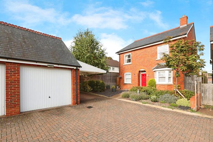 4 Bedroom Detached House For Sale In Bois Moor Road, Chesham, HP5