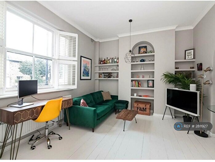 2 Bedroom Flat To Rent In Gipsy Hill, London, SE19